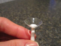  Inserting scleral contact lenses with suction holder